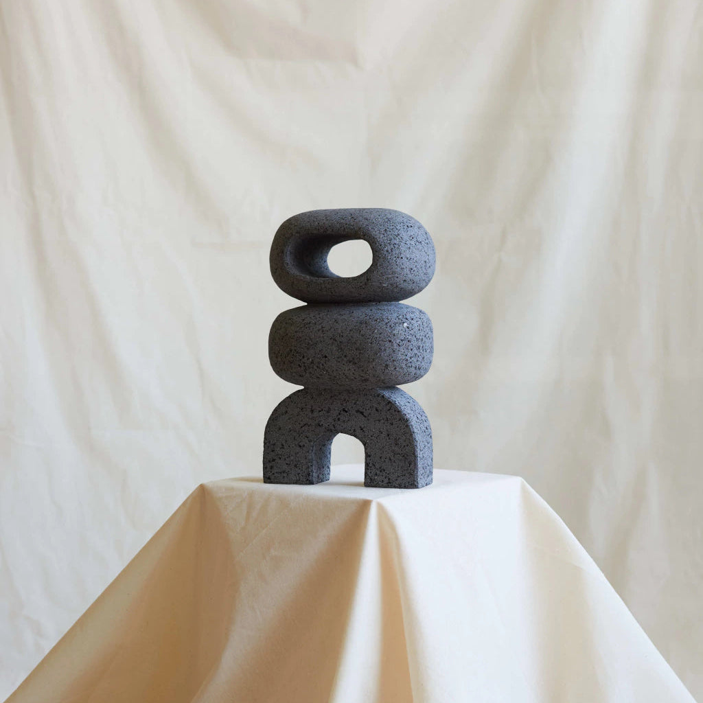 Artefacto Volcanic Rock LS 05 (Porous Rock Statue)