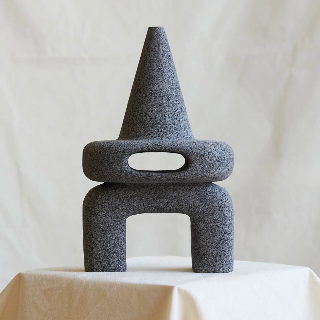 Artefacto Volcanic Rock LS 04 (Porous Rock Statue)